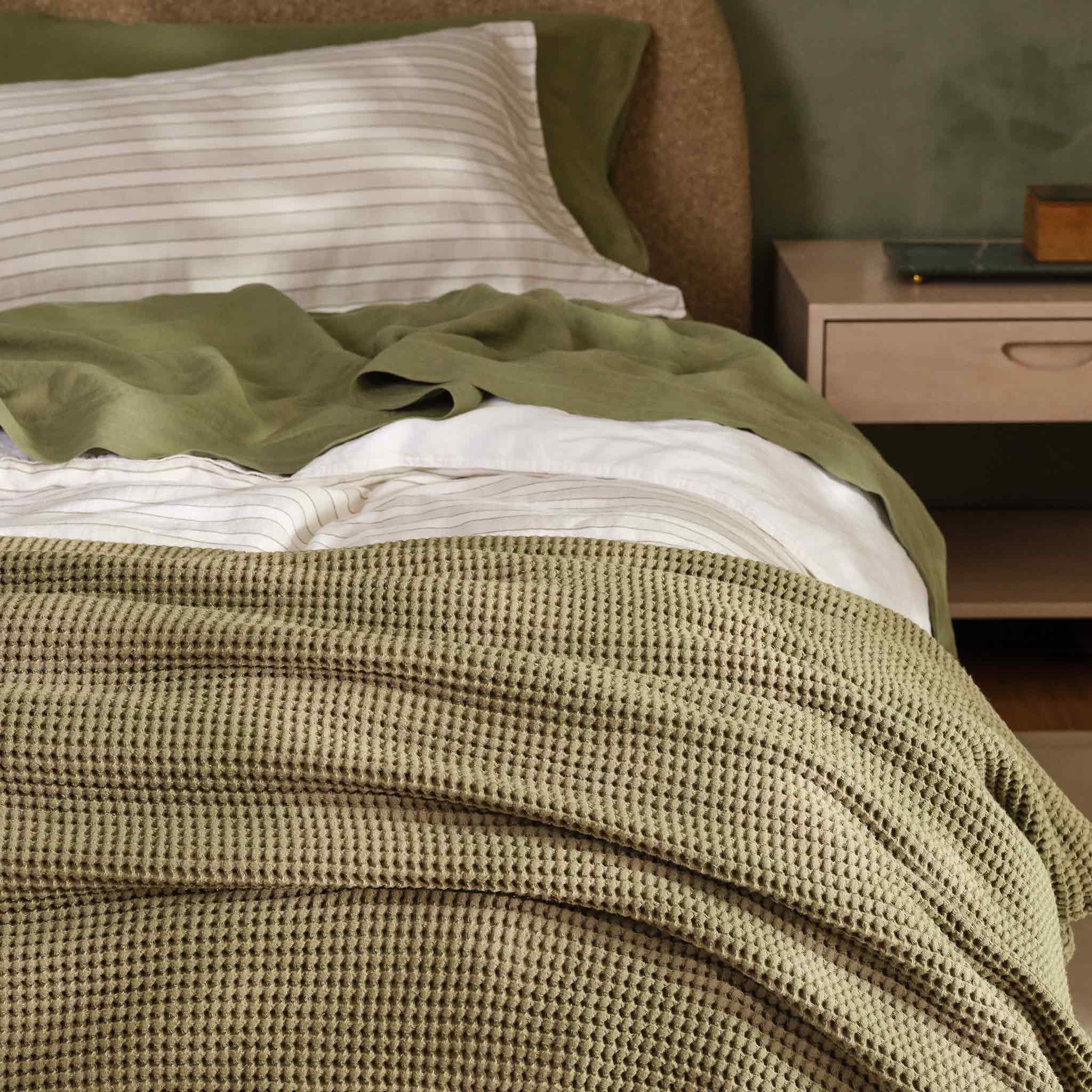 Dreamweave Waffle Bed Blanket O2