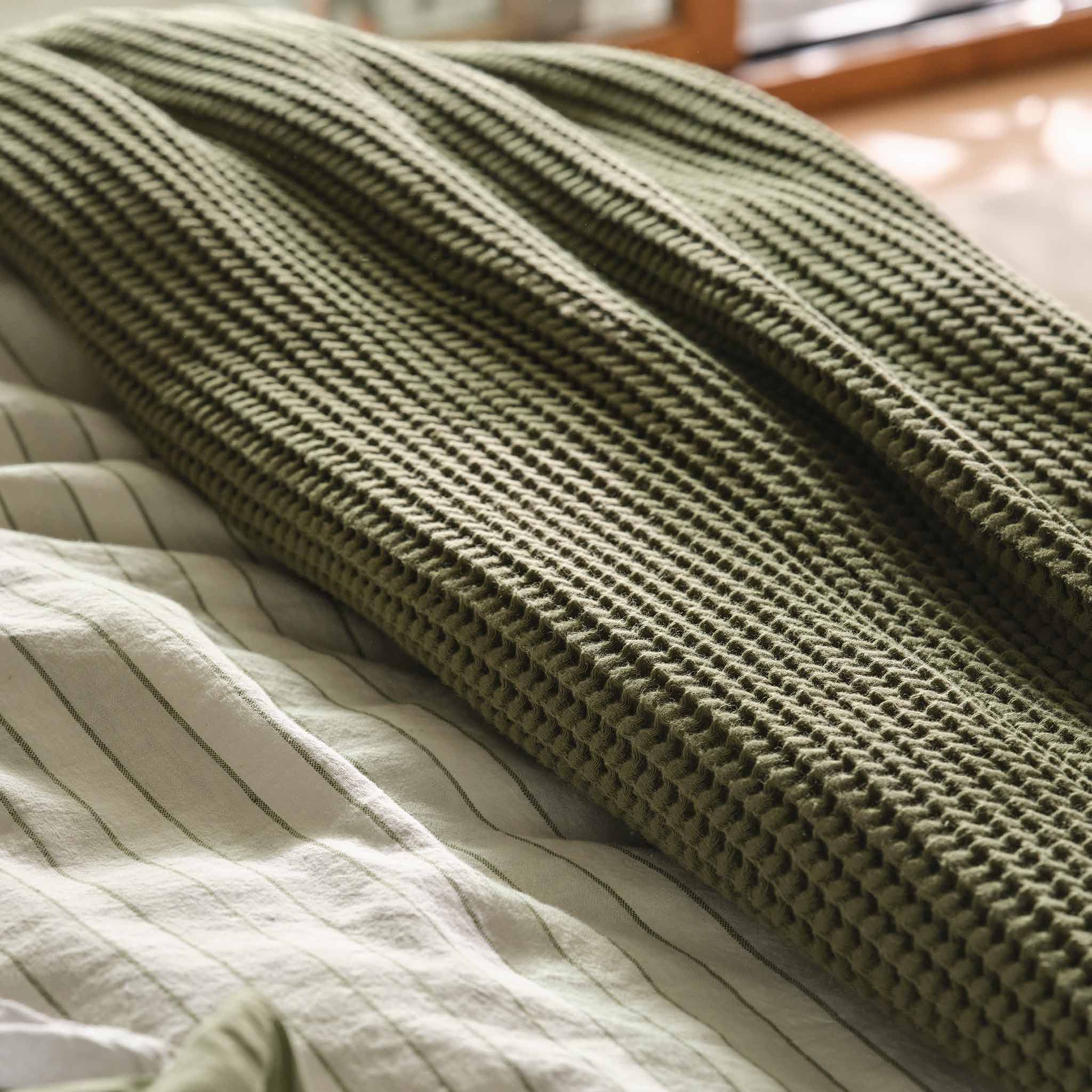 Dreamweave Waffle Bed Blanket F7