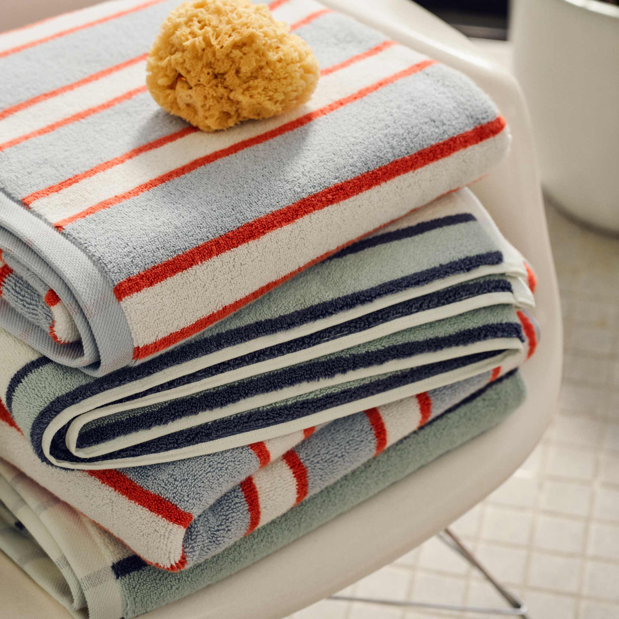 Super-Plush Set of 4 Bath Towel Bundle A4