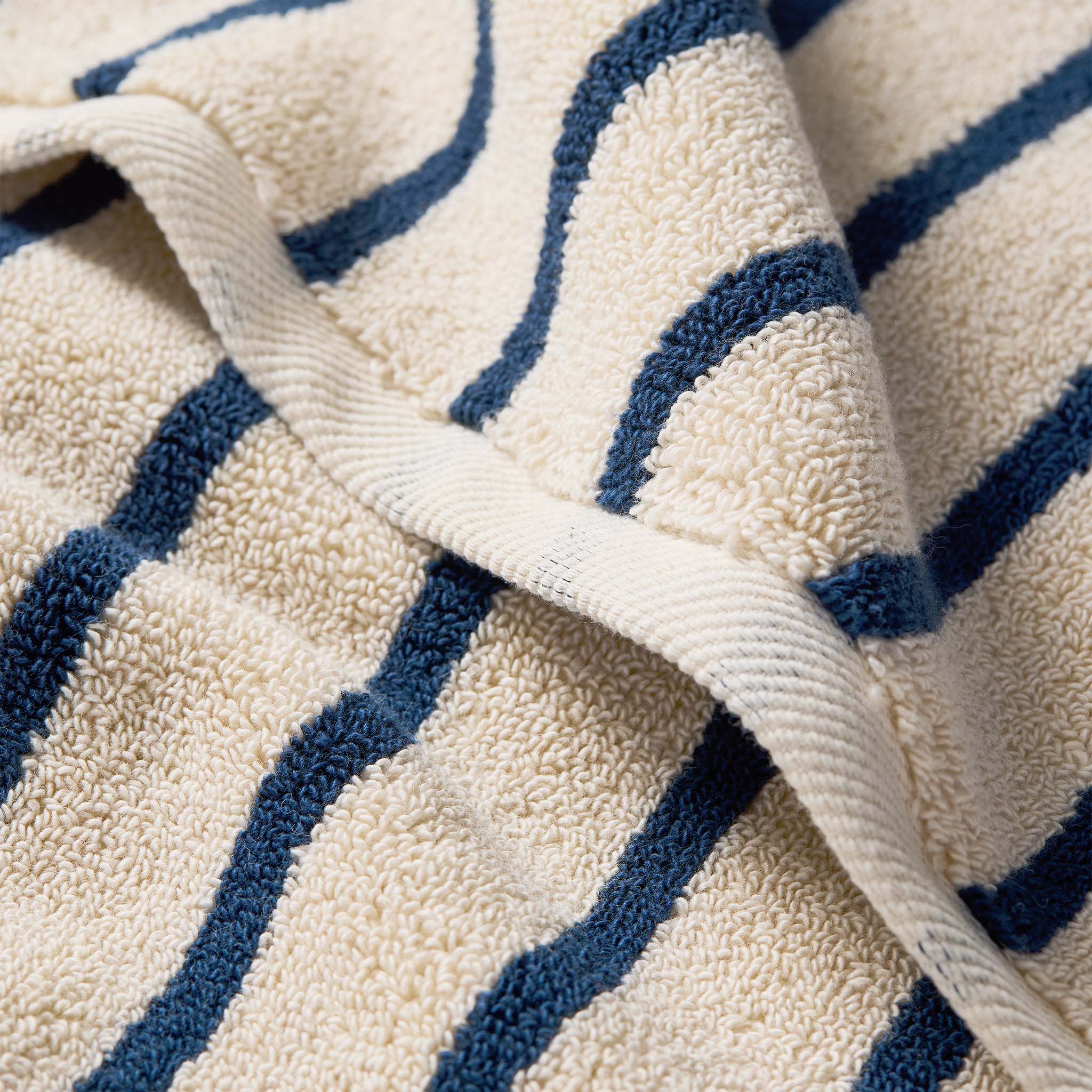 Super-Plush Set of 4 Bath Towel Bundle A4