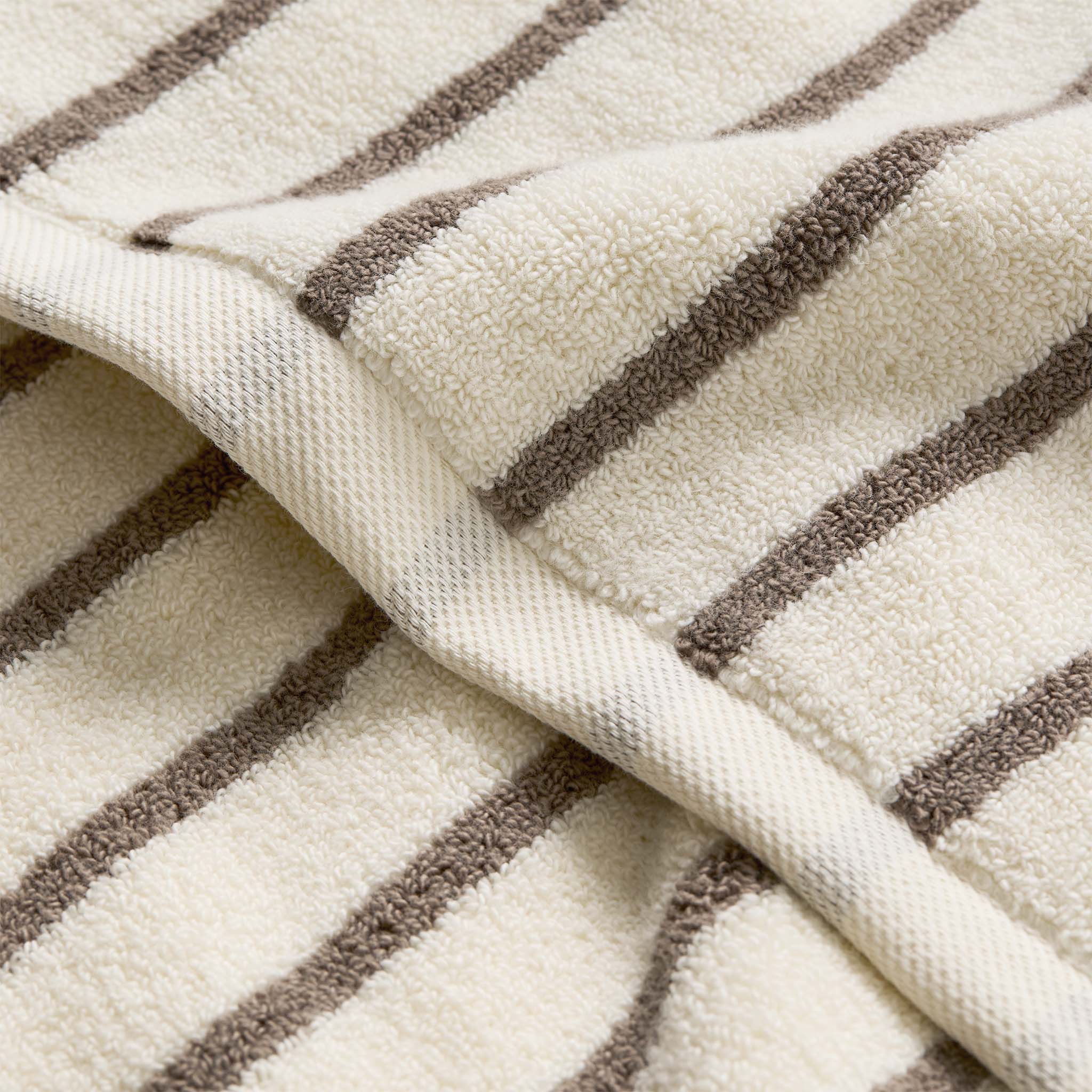 Super-Plush Set of 4 Bath Towel Bundle A4